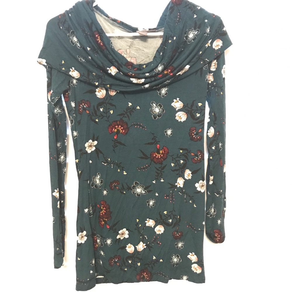 Long sleeve maternity top perfect for fall/winter